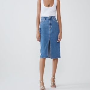 NWOT - Zara Jean Skirt with Slit in Middle